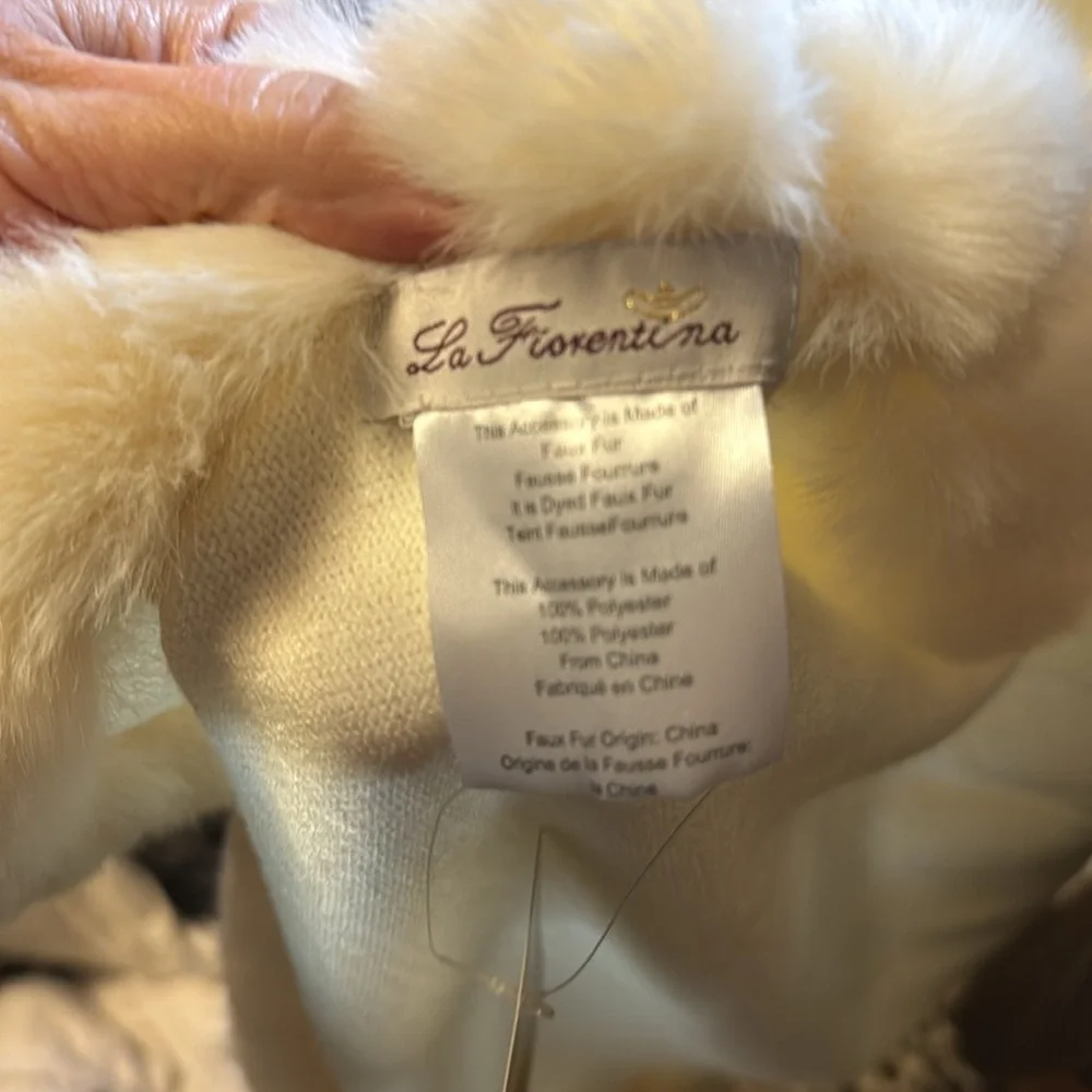 La Fiorentina Cream Faux Fur Accent Cape, one size, new